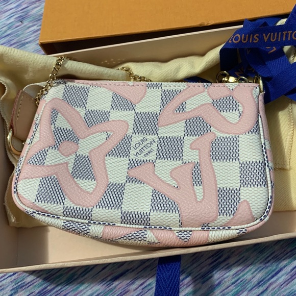 LV TAHITIENNE MINI POCHETTE - Picture 2 of 6